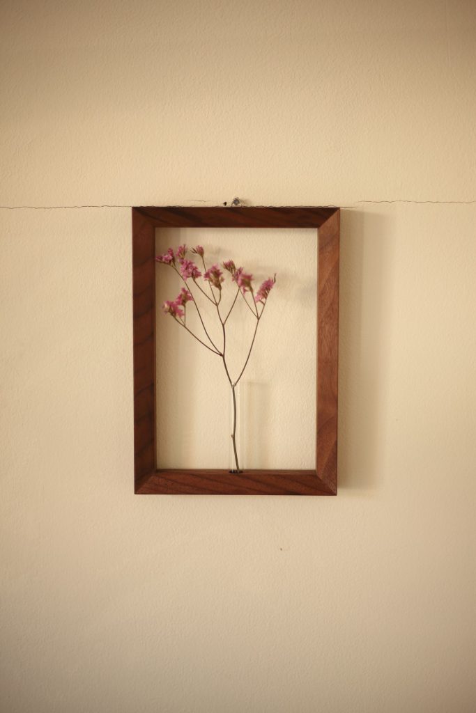 Frame flower vase M size walnut